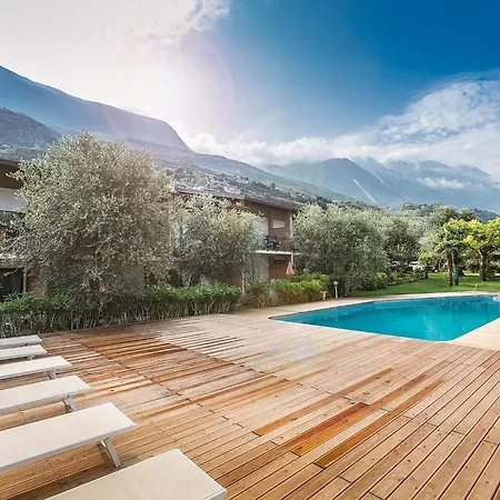 Apartmán Zwei-zimmer-wohnung Mit Seeblick- Grill Und Gemeinschaftspool By Interhome