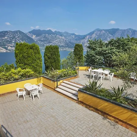 Zwei-zimmer-wohnung Mit Seeblick- Grill Und Gemeinschaftspool By Interhome * Malcesine