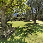 Zwei-zimmer-wohnung Mit Seeblick- Grill Und Gemeinschaftspool By Interhome *