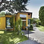 Zwei-zimmer-wohnung Mit Seeblick- Grill Und Gemeinschaftspool By Interhome Malcesine