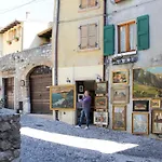 Zwei-zimmer-wohnung Mit Seeblick- Grill Und Gemeinschaftspool By Interhome Malcesine