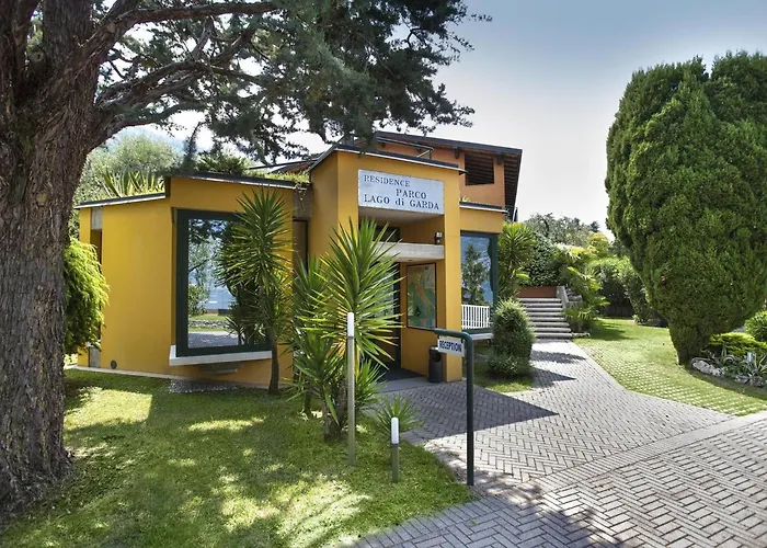 Zwei-zimmer-wohnung Mit Seeblick- Grill Und Gemeinschaftspool By Interhome Malcesine