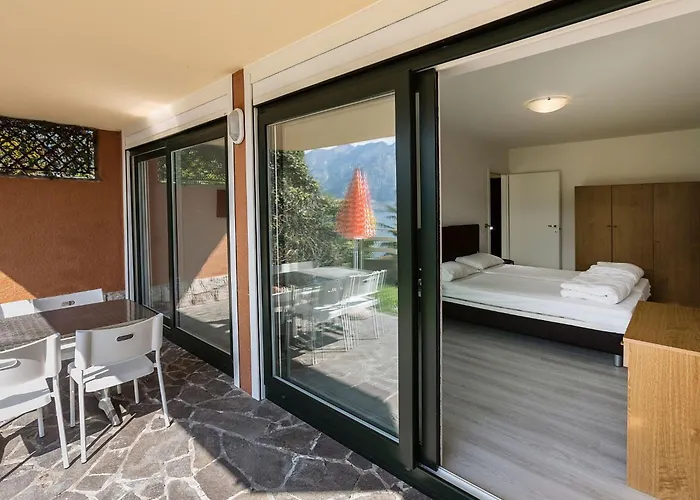 Zwei-zimmer-wohnung Mit Seeblick- Grill Und Gemeinschaftspool By Interhome Malcesine
