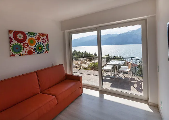 Zwei-zimmer-wohnung Mit Seeblick- Grill Und Gemeinschaftspool By Interhome Malcesine