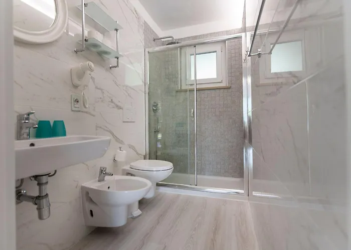 Zwei-zimmer-wohnung Mit Seeblick- Grill Und Gemeinschaftspool By Interhome Malcesine