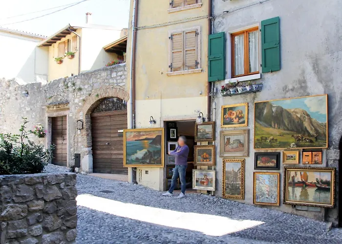 Zwei-zimmer-wohnung Mit Seeblick- Grill Und Gemeinschaftspool By Interhome Malcesine