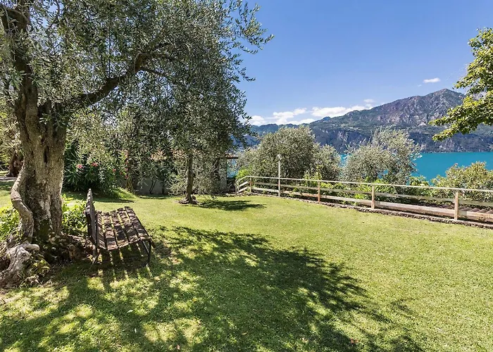 Zwei-zimmer-wohnung Mit Seeblick- Grill Und Gemeinschaftspool By Interhome 아파트 *
