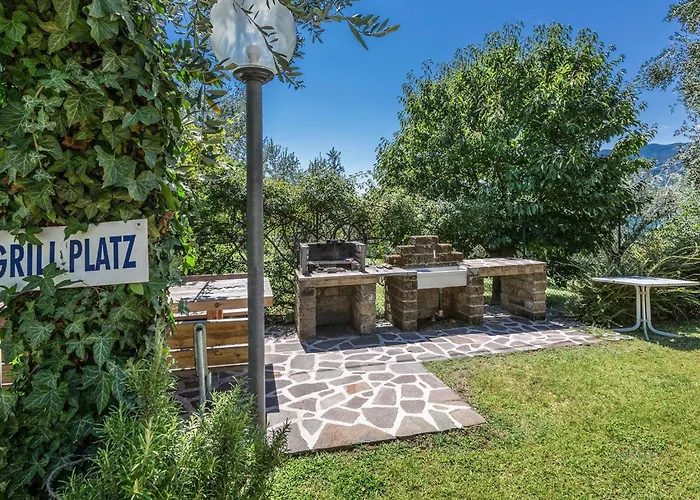 Zwei-zimmer-wohnung Mit Seeblick- Grill Und Gemeinschaftspool By Interhome 말세진느
