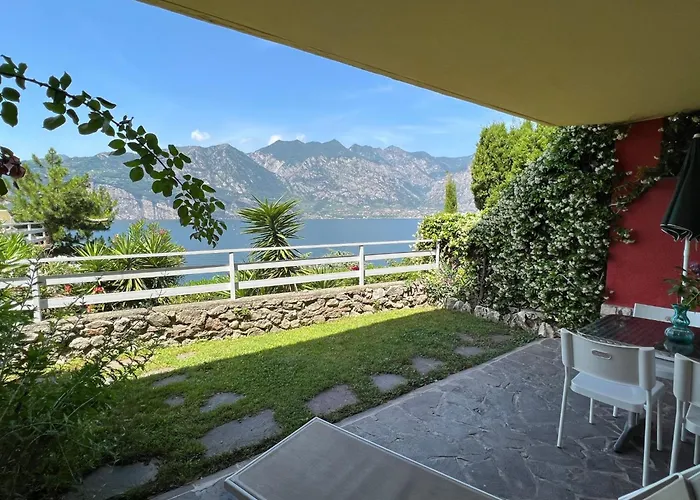 아파트 Zwei-zimmer-wohnung Mit Seeblick- Grill Und Gemeinschaftspool By Interhome